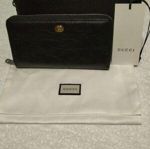BRAND NEW WITH TAGS Authentic Gucci Black Zip Wallet